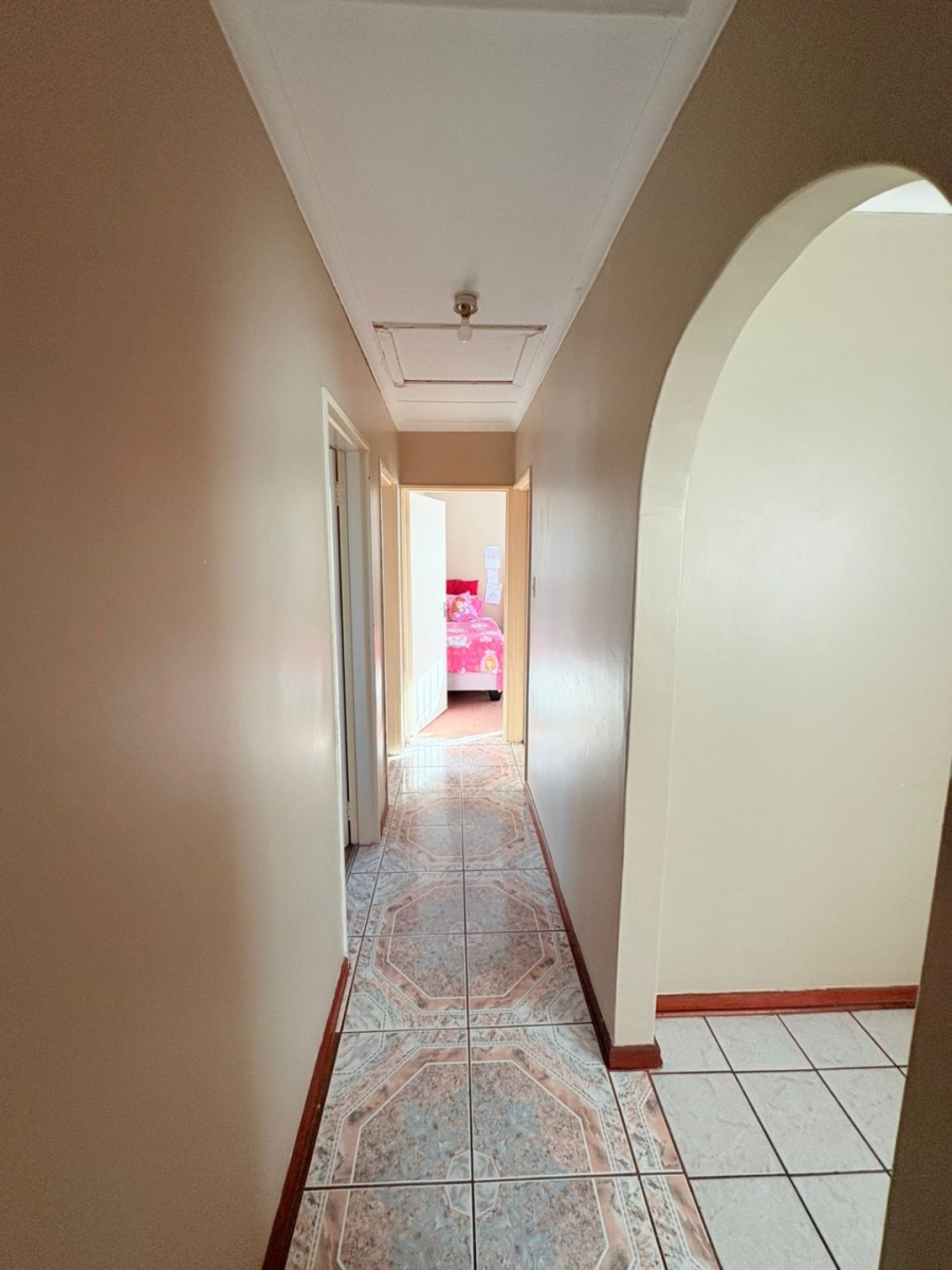 4 Bedroom Property for Sale in Sunnyridge Eastern Cape